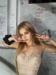 Амелия escort in Tyumen