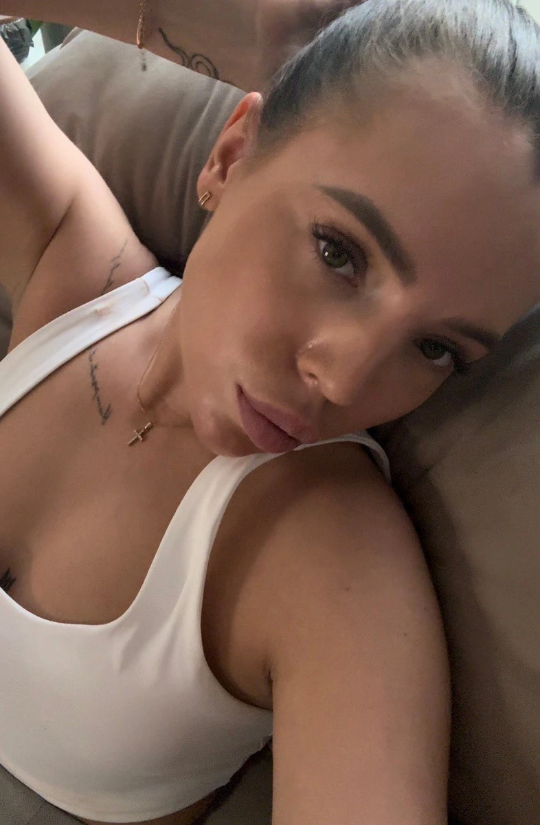 Амира escort in Tyumen