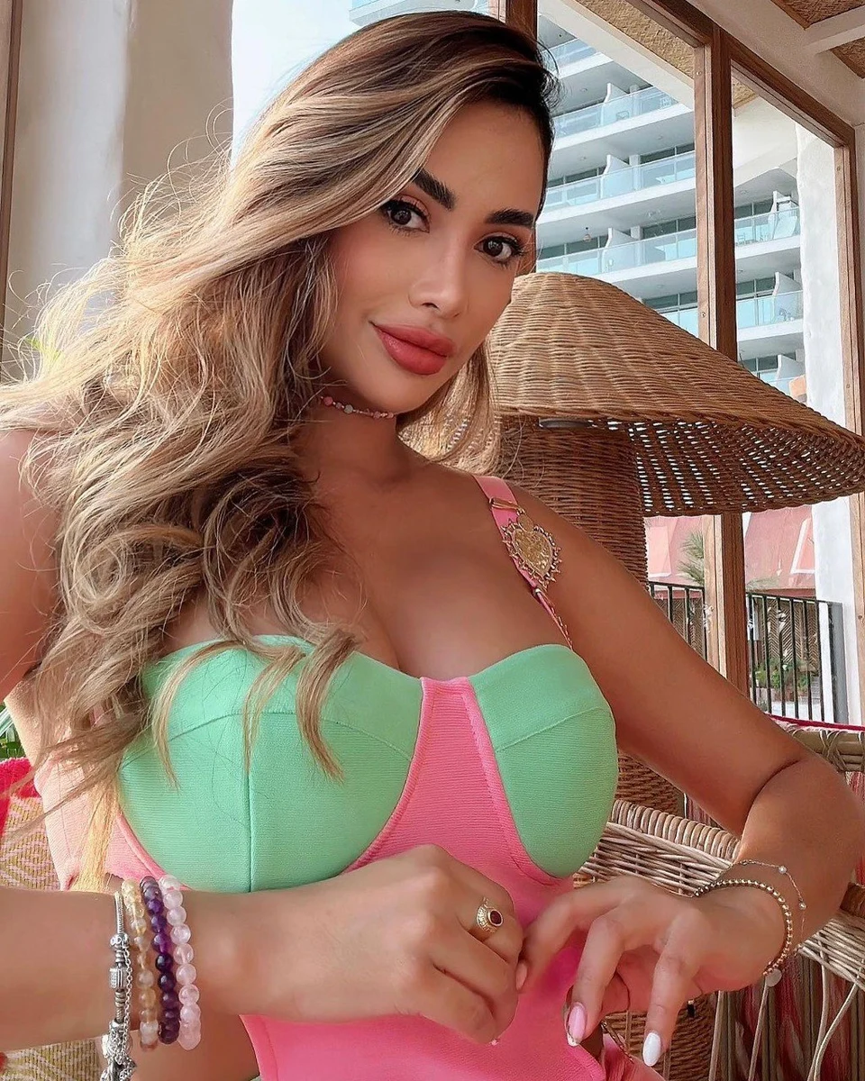 Ариана escort in Tyumen