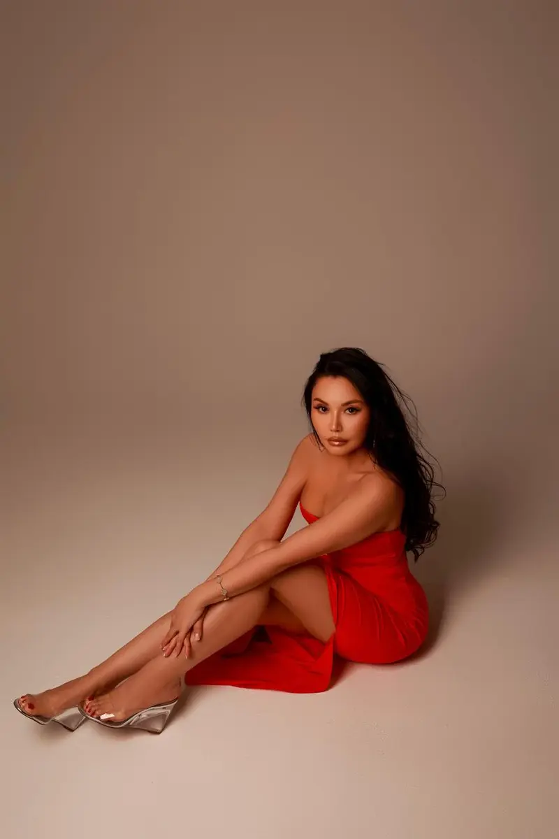 Азалия escort in Tyumen