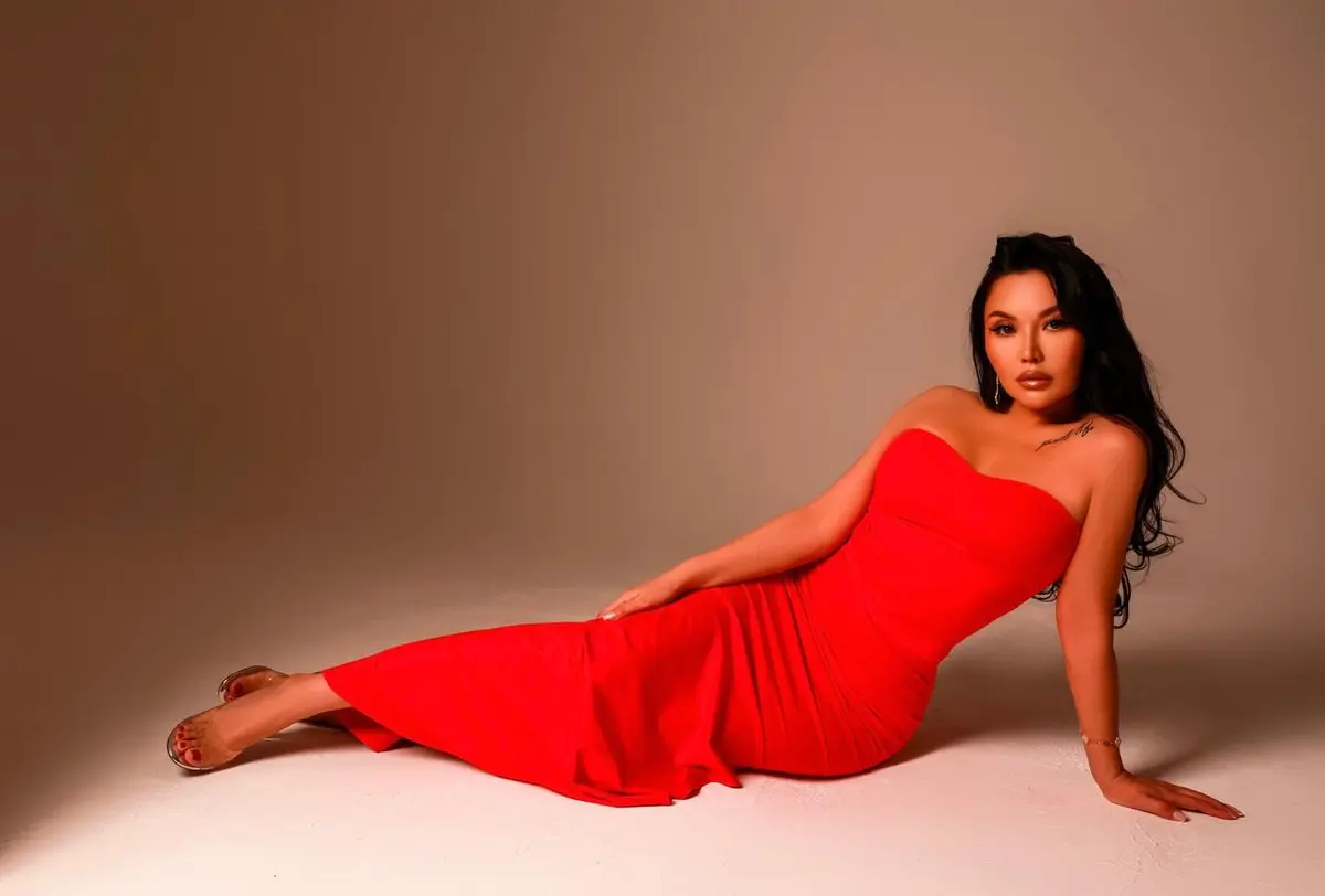 Азалия escort in Tyumen