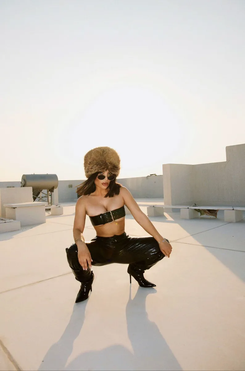 Делия escort in Tyumen