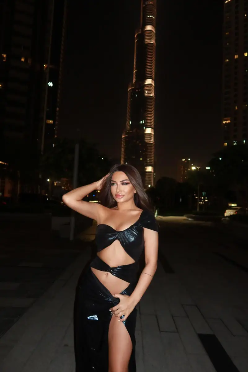 Дерри escort in Tyumen