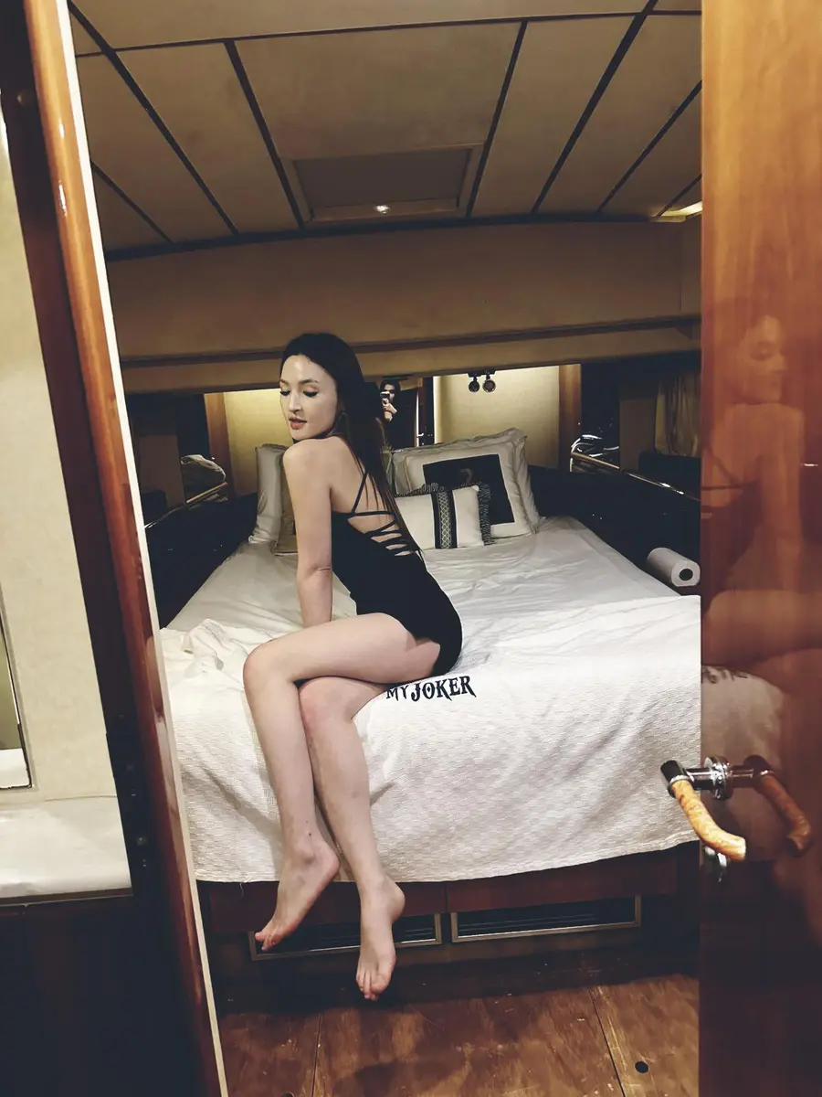 Дженни escort in Tyumen