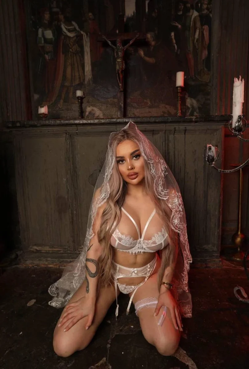 Екатерина escort in Tyumen