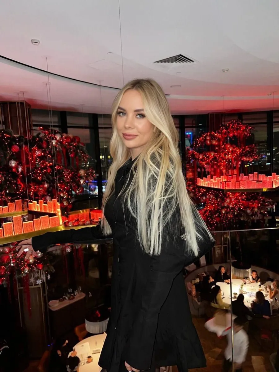 Елена escort in Tyumen