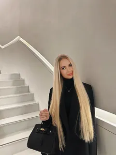 Елена escort in Tyumen
