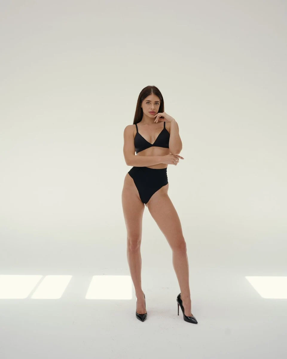 Эллис escort in Tyumen