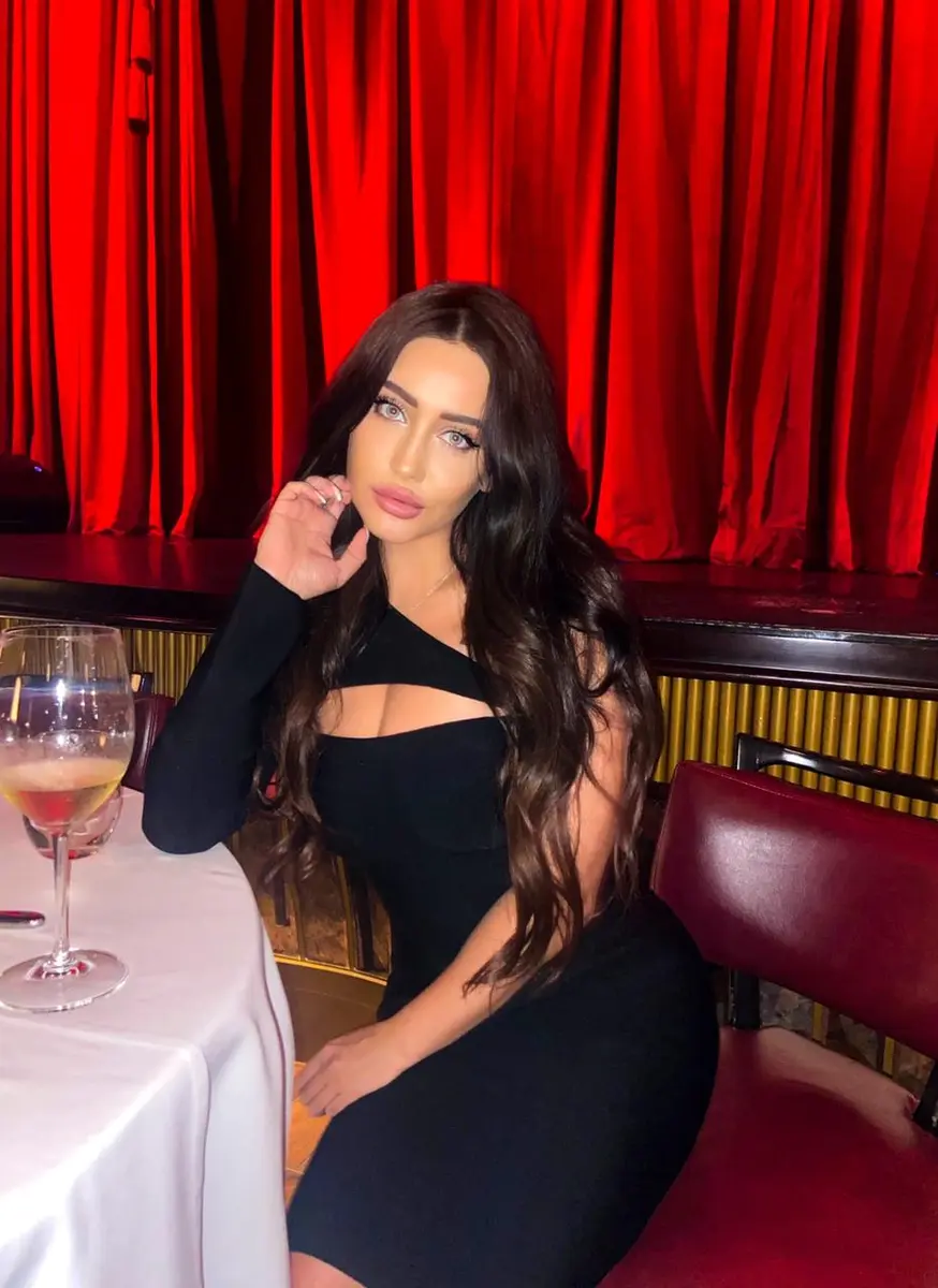 Глория escort in Tyumen