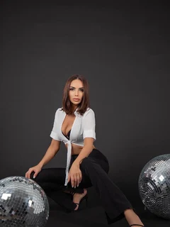 Изабелла escort in Tyumen