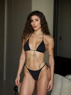 Изабелла escort in Tyumen