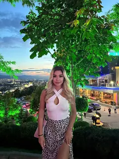 Карен escort in Tyumen