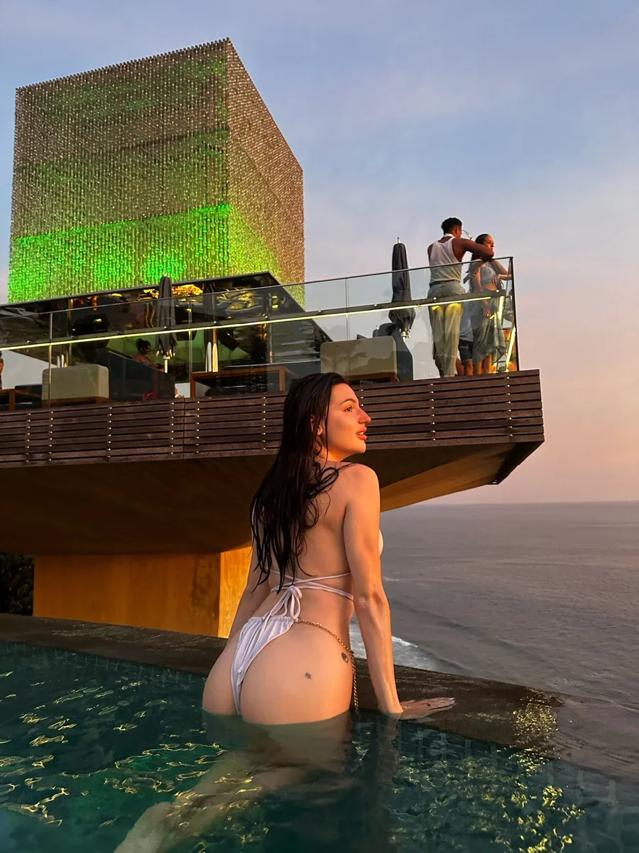 Кари escort in Tyumen