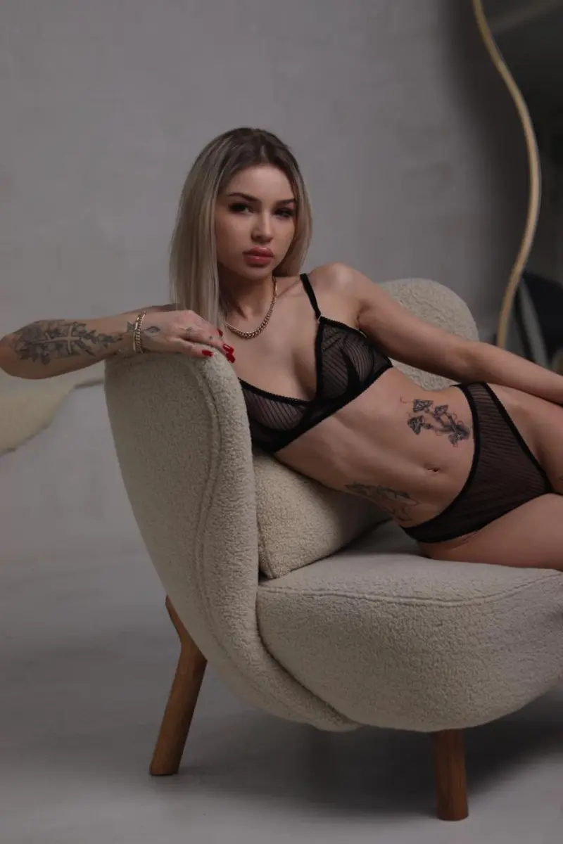 Кари escort in Tyumen