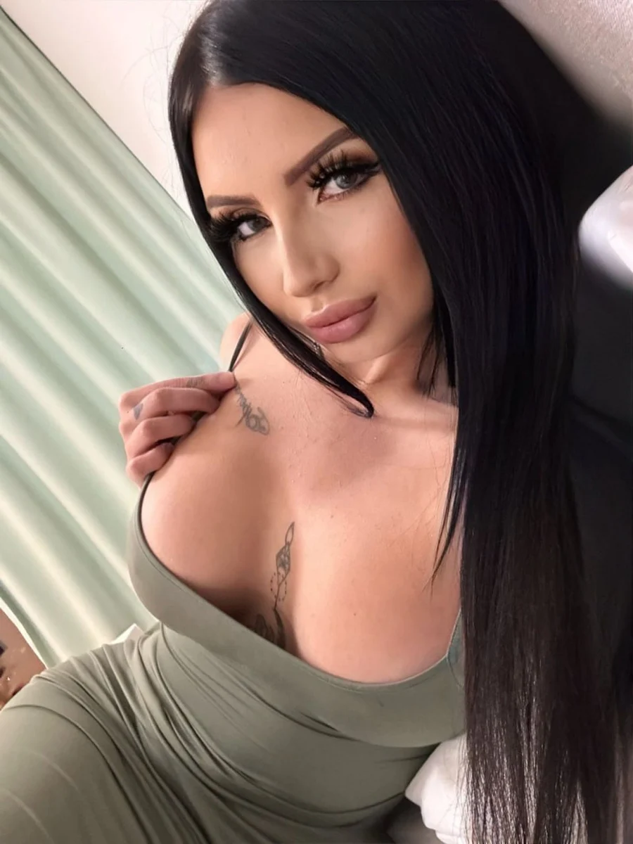 Каролина escort in Tyumen