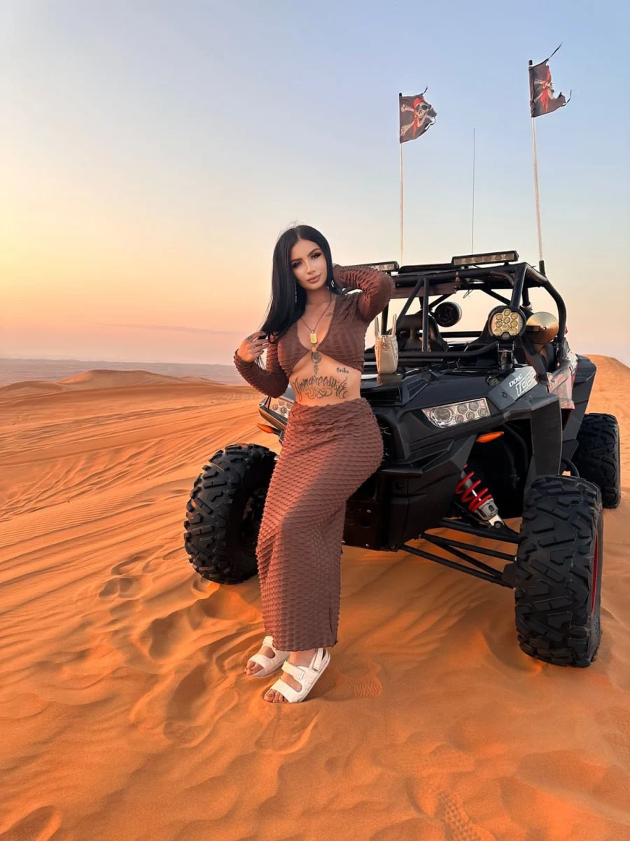 Каролина escort in Tyumen