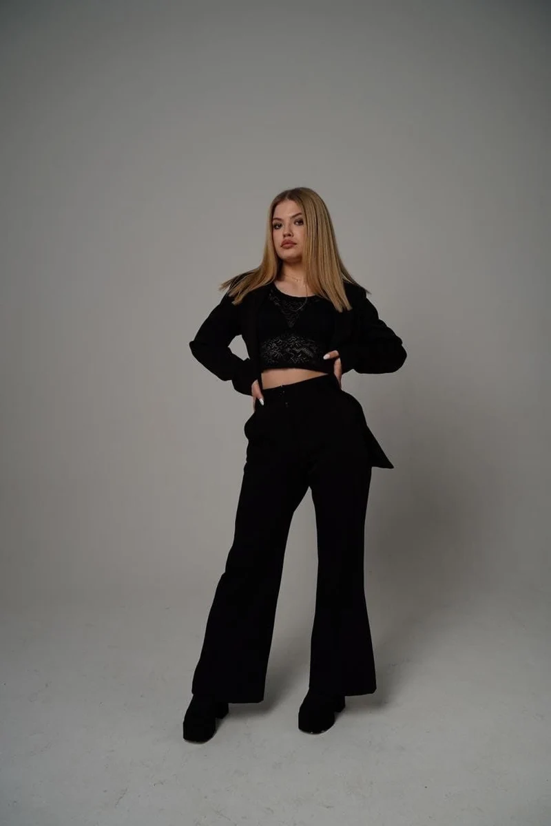 Кэролайн escort in Tyumen