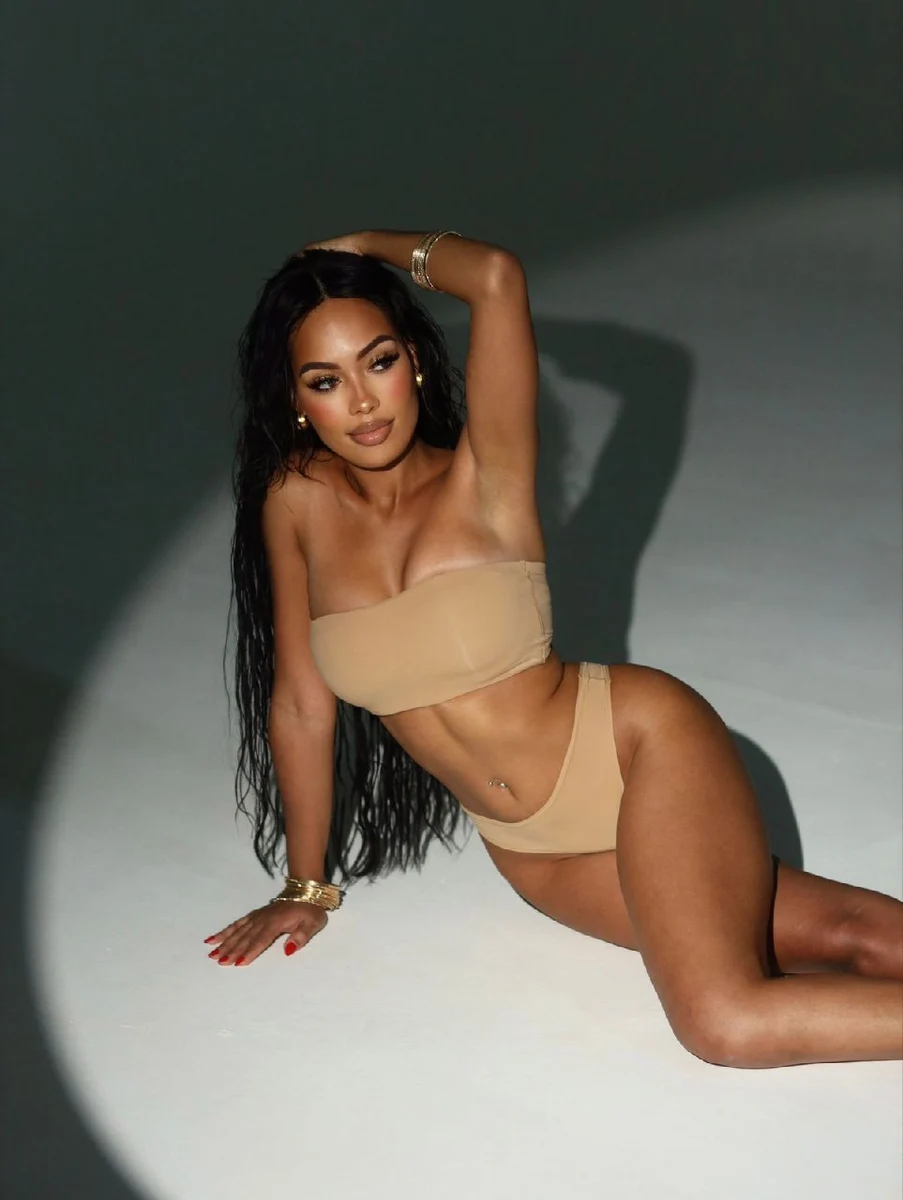 Кэсси escort in Tyumen