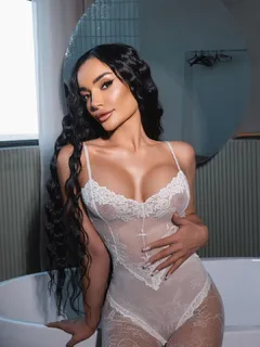 Лана escort in Tyumen