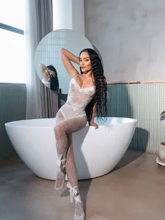 Лана escort in Tyumen