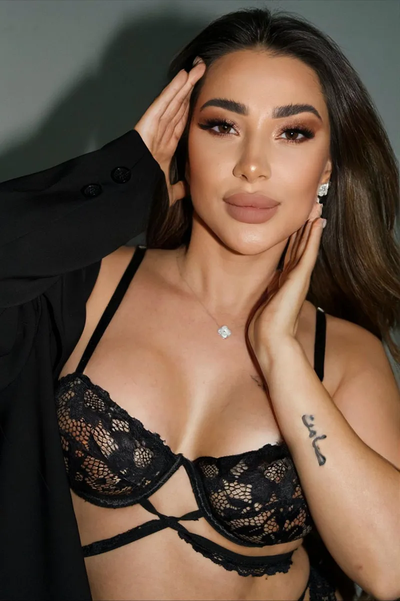 Лара escort in Tyumen