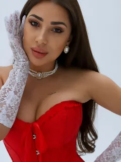 Лара escort in Tyumen