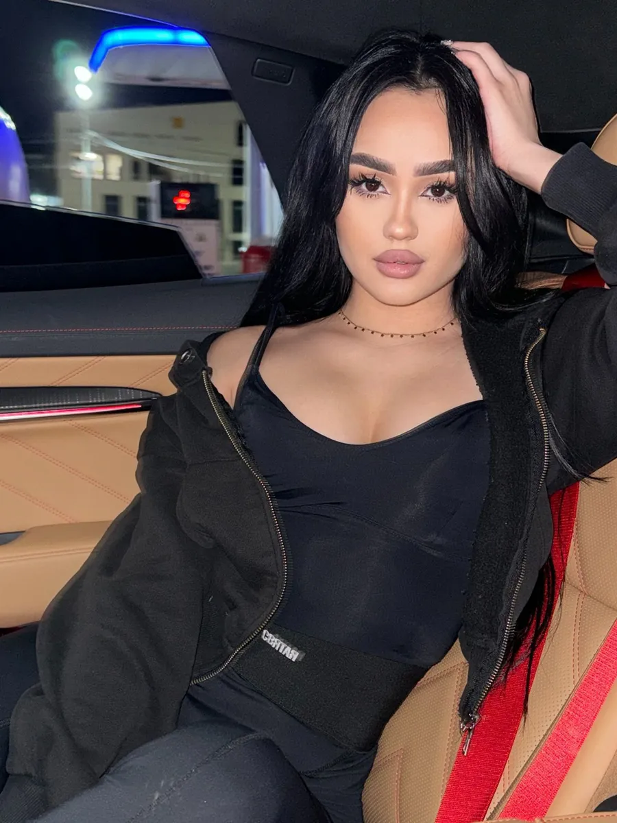 Леора escort in Tyumen