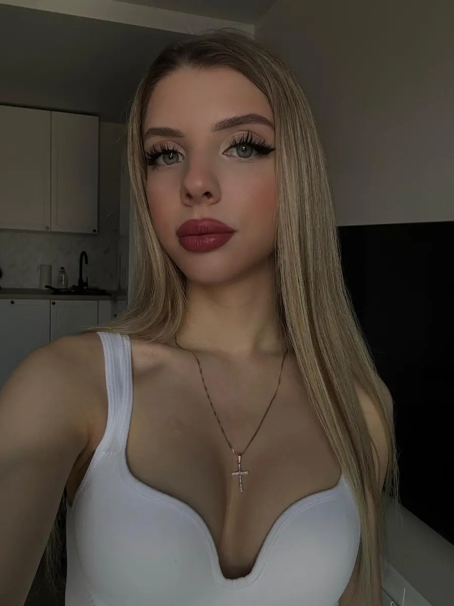 Лера  escort in Tyumen