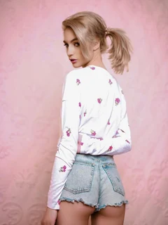 Лина escort in Tyumen