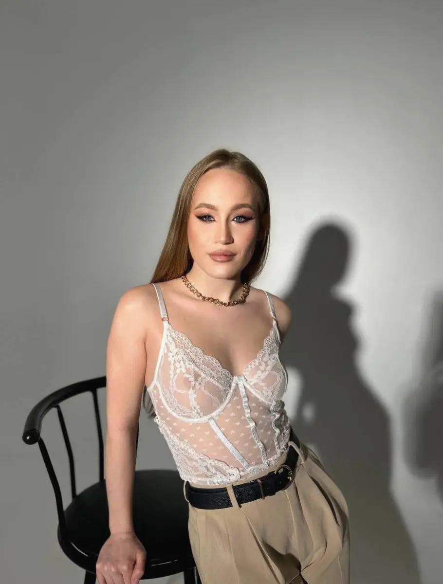 Линда escort in Tyumen