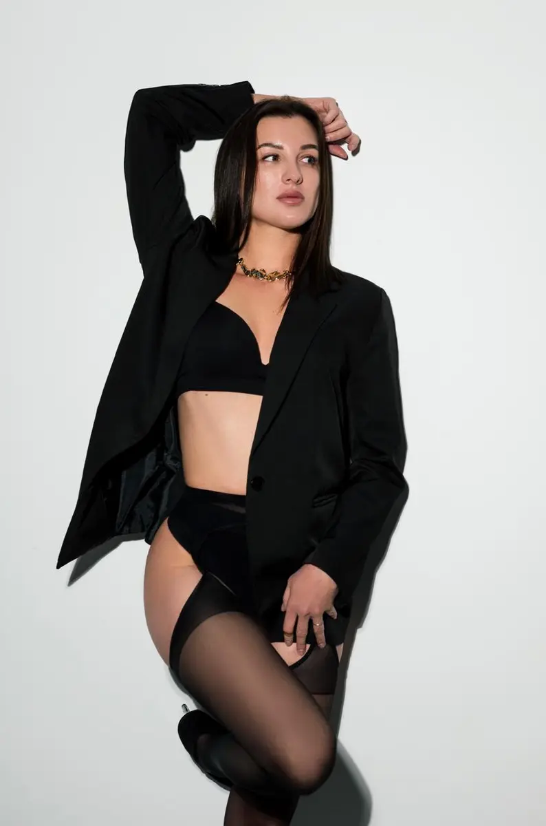 Лиза escort in Tyumen