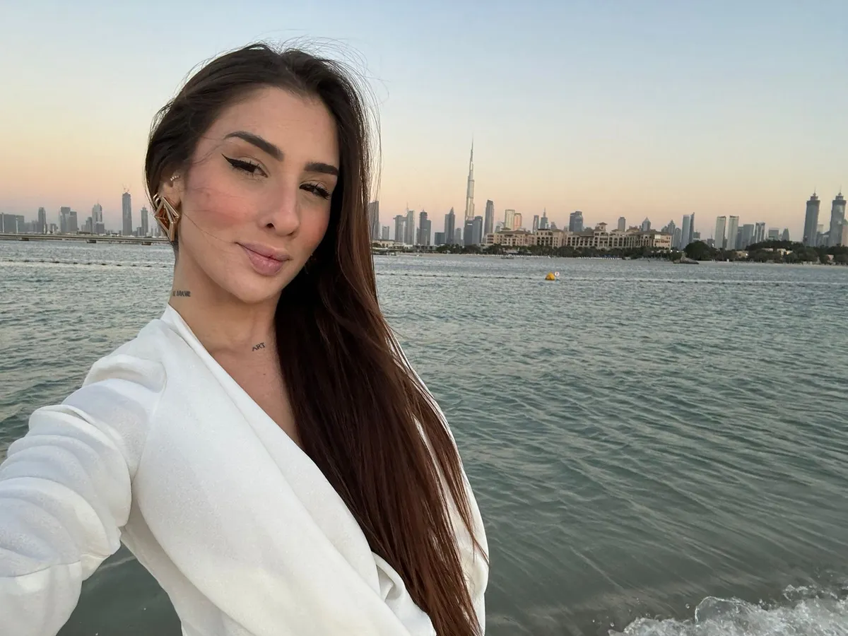 Лиза escort in Tyumen