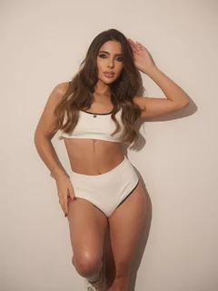 Лора escort in Tyumen