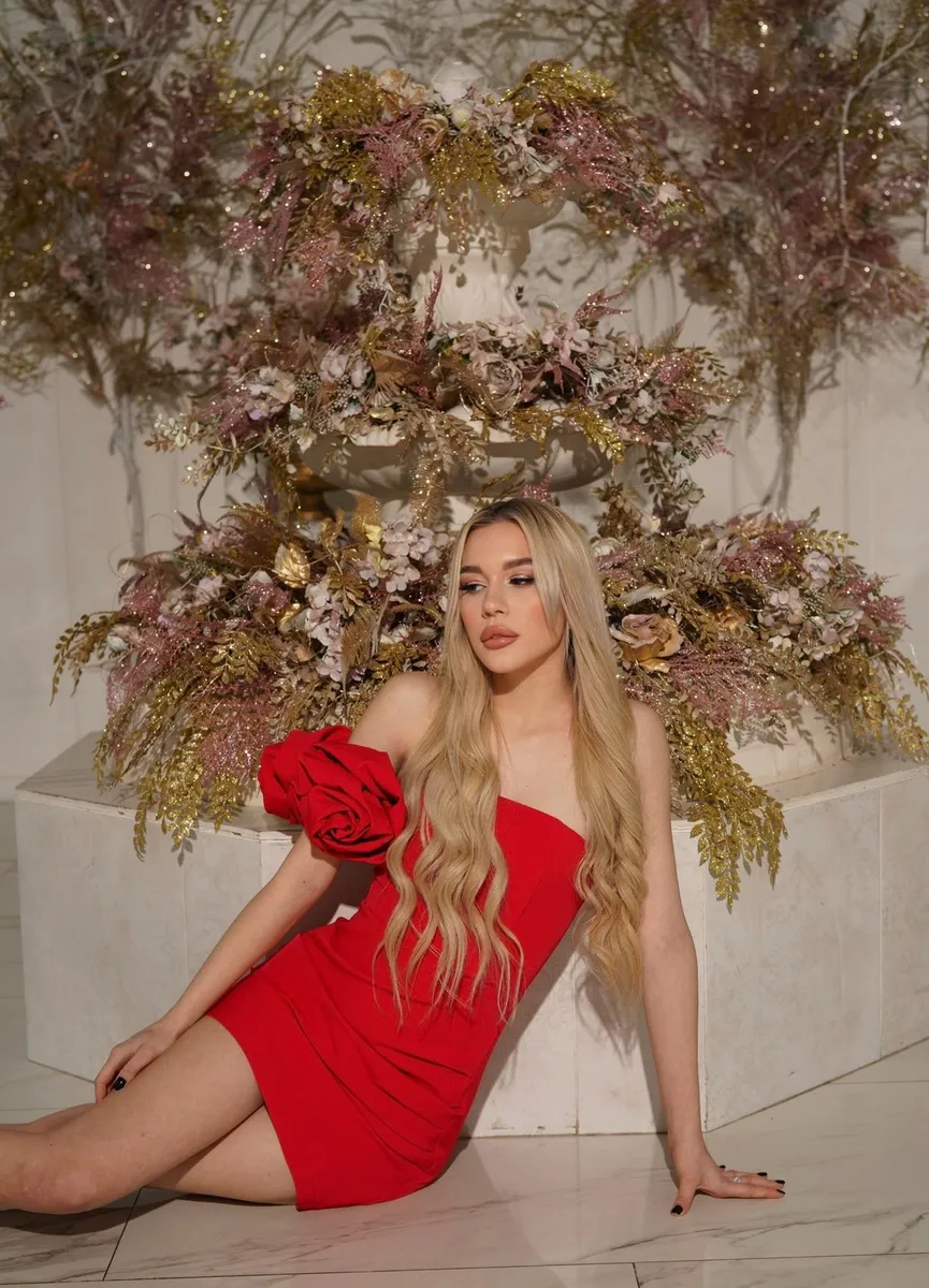 Лорена escort in Tyumen