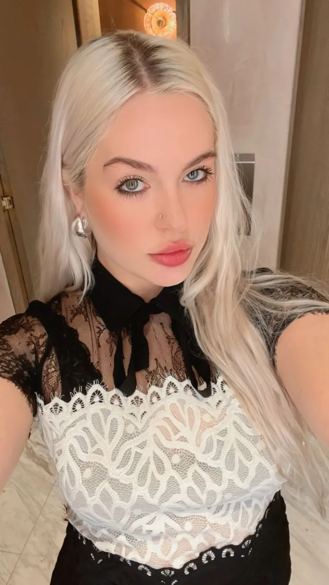 Мария escort in Tyumen