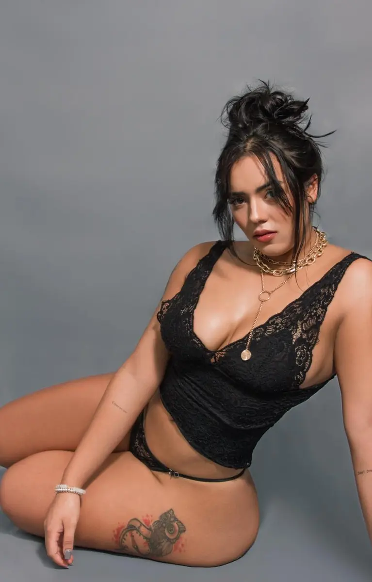 Мелания escort in Tyumen