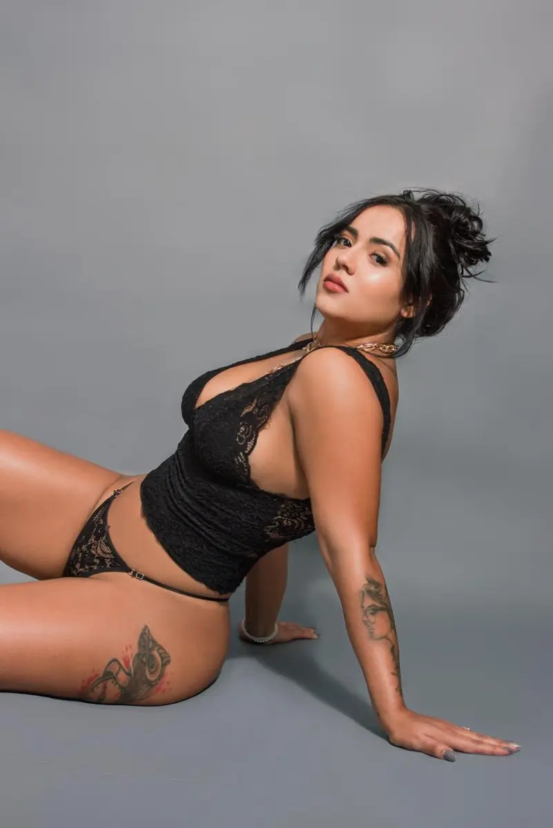 Мелания escort in Tyumen