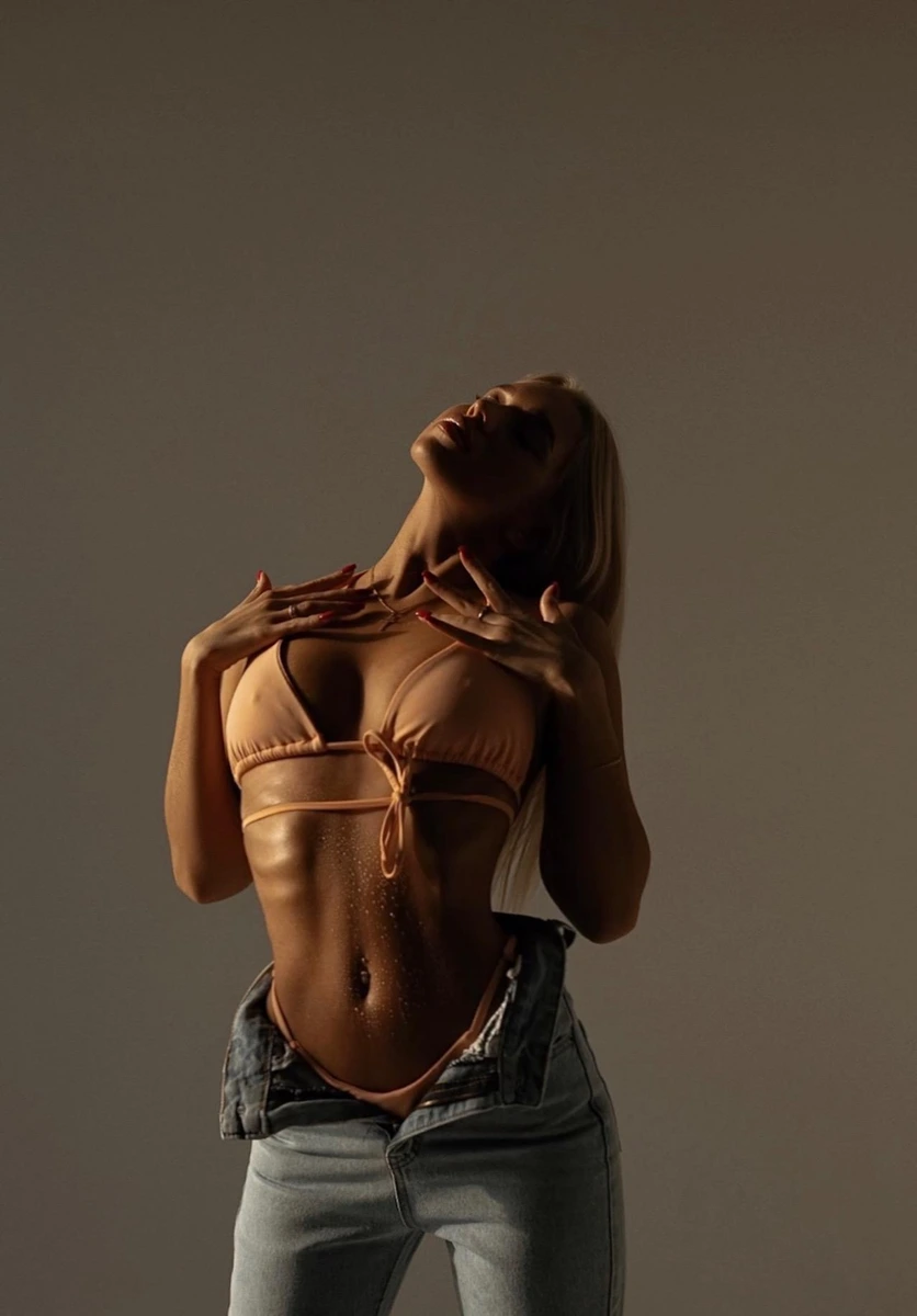 Мира escort in Tyumen