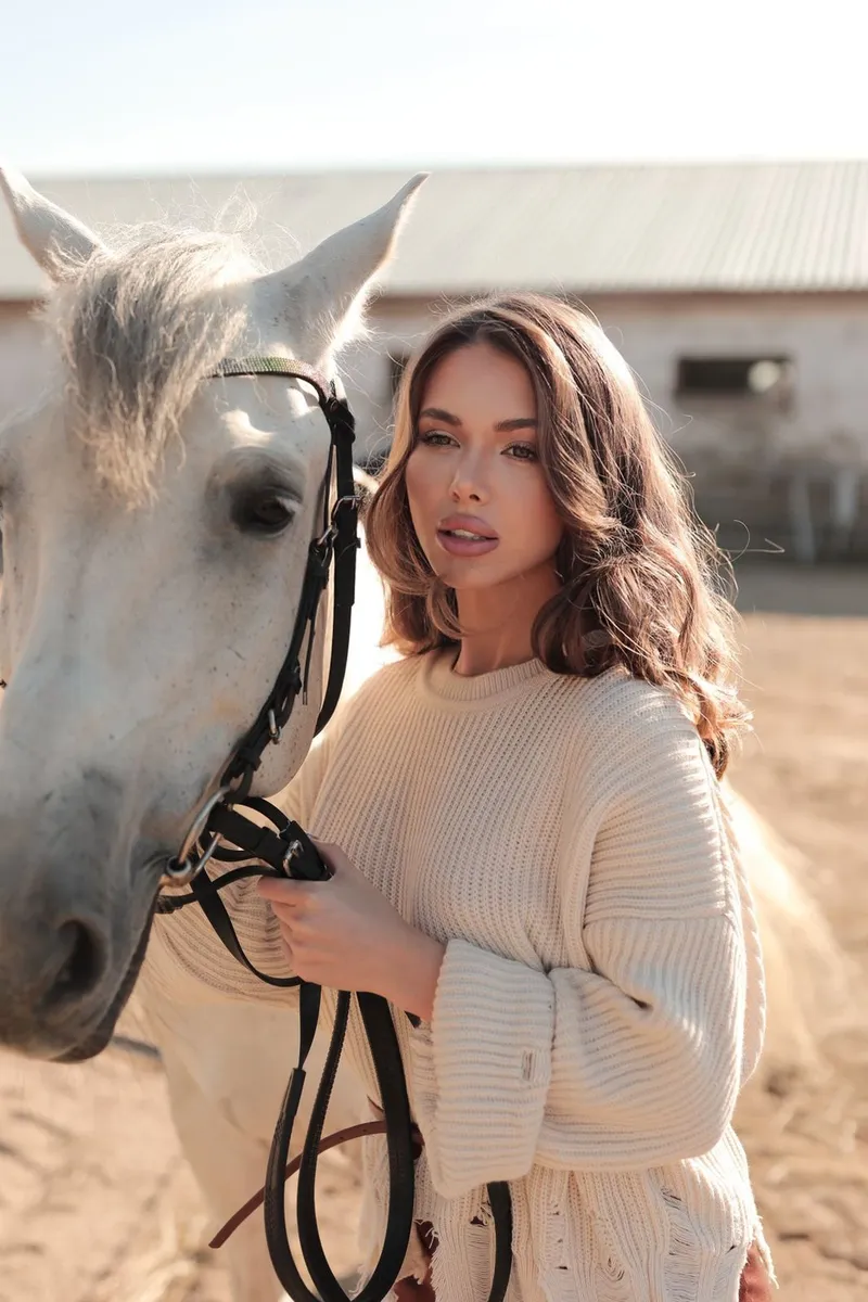 Надя escort in Tyumen