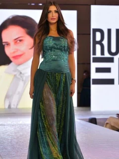 Нинель escort in Tyumen