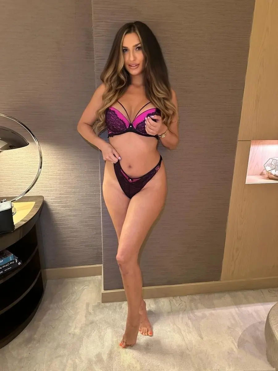 Нинель escort in Tyumen