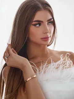 Полина escort in Tyumen