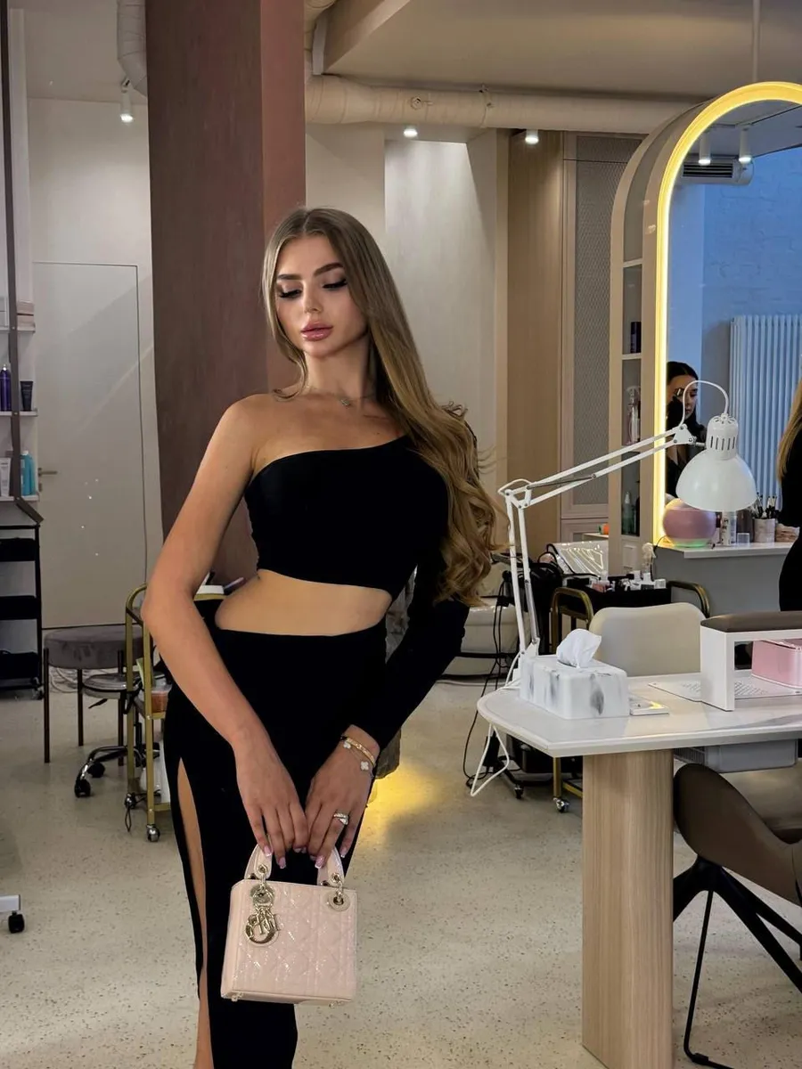 Полина escort in Tyumen