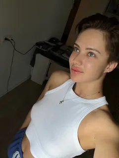 Сандра escort in Tyumen