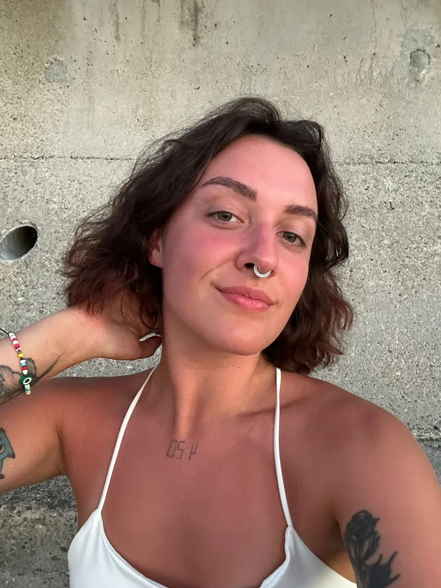 Шатни escort in Tyumen