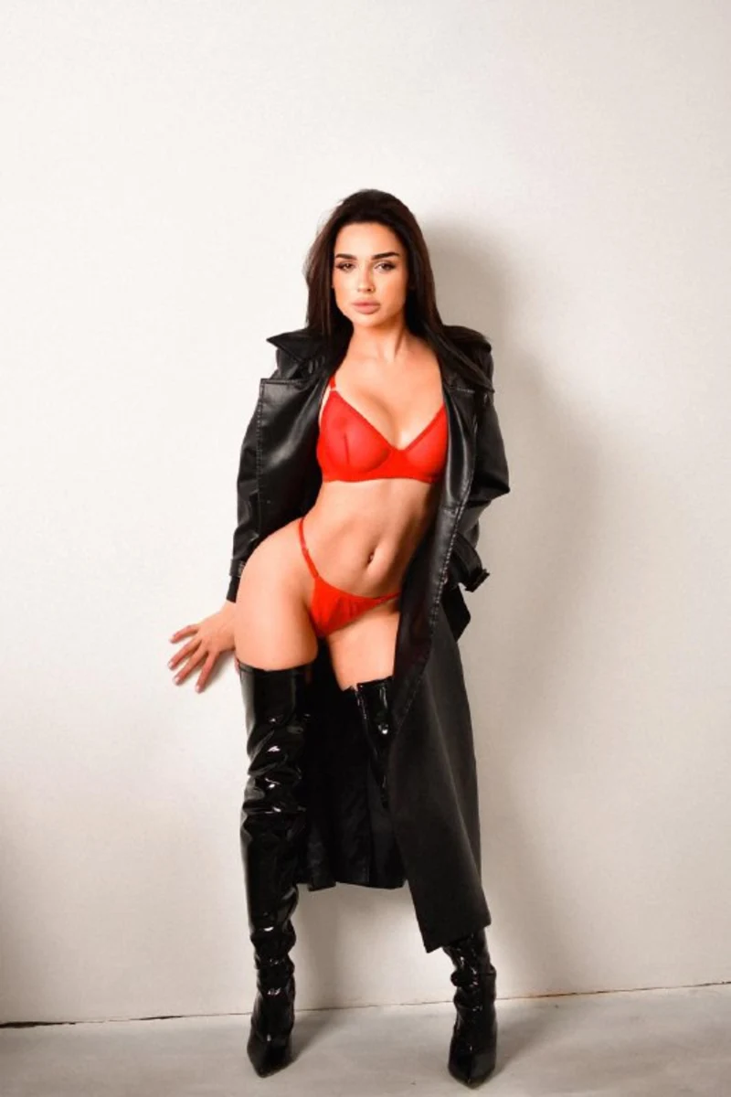 Шейла escort in Tyumen