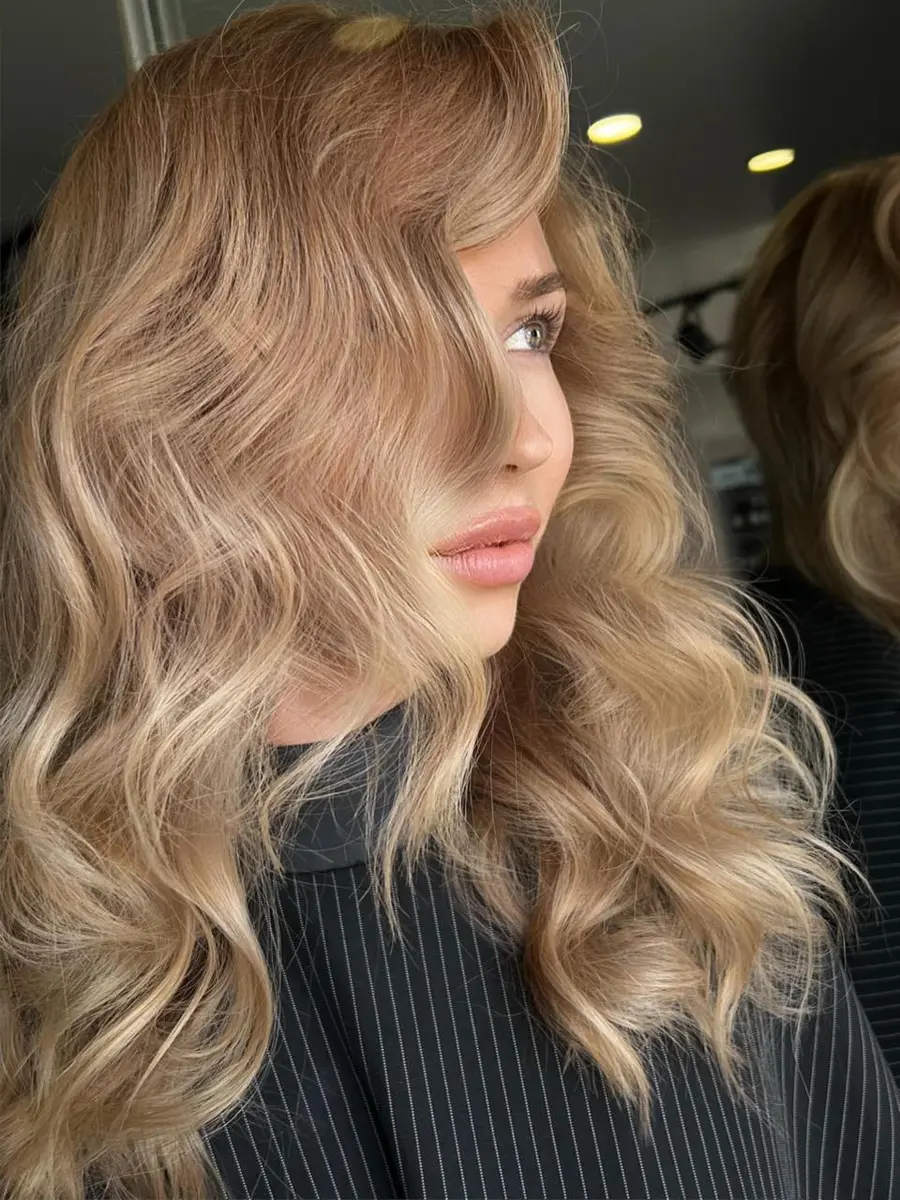 Сисилия escort in Tyumen