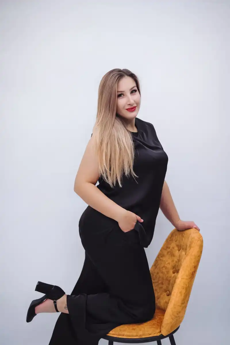 Светлана escort in Tyumen