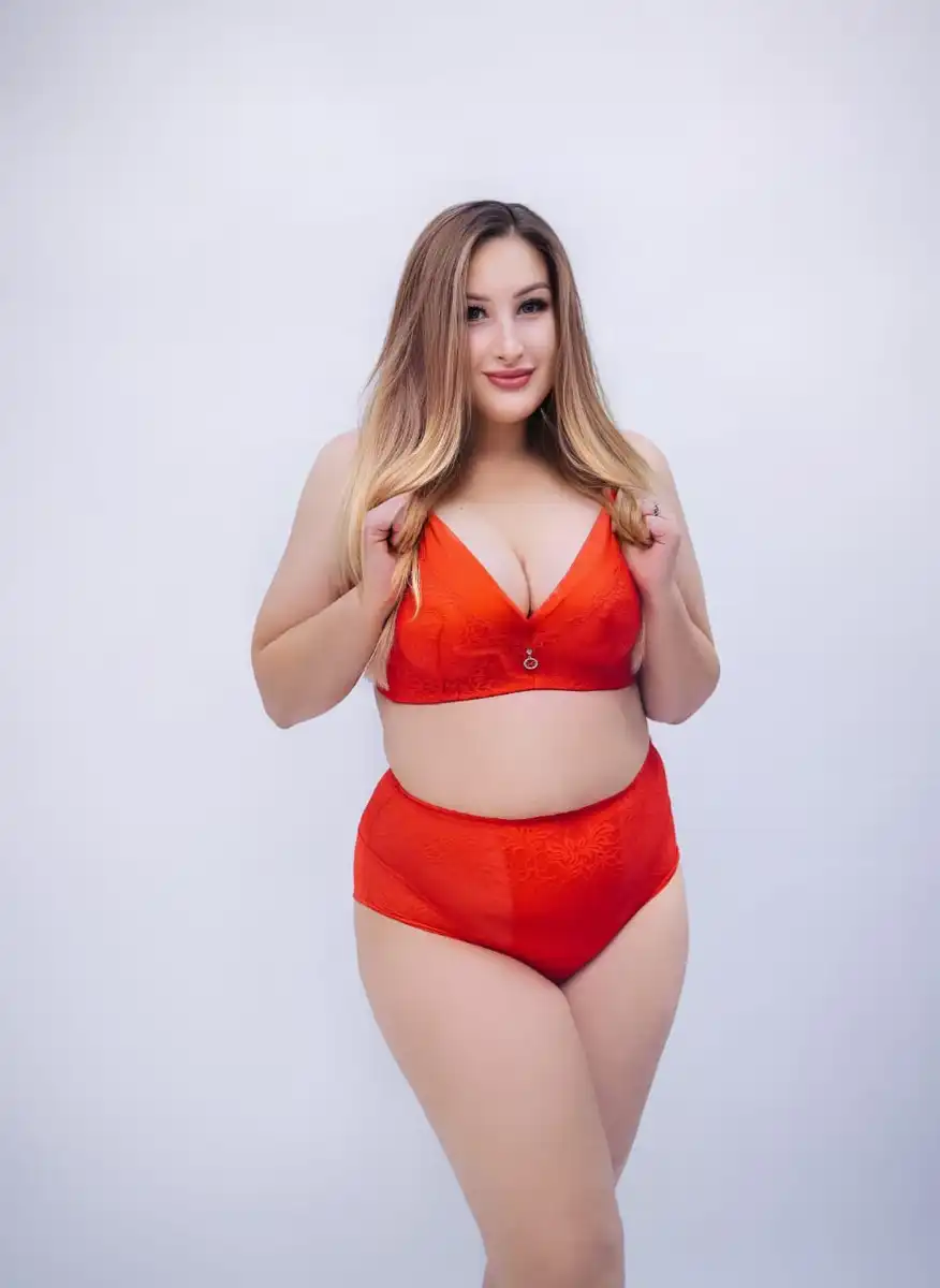 Светлана escort in Tyumen