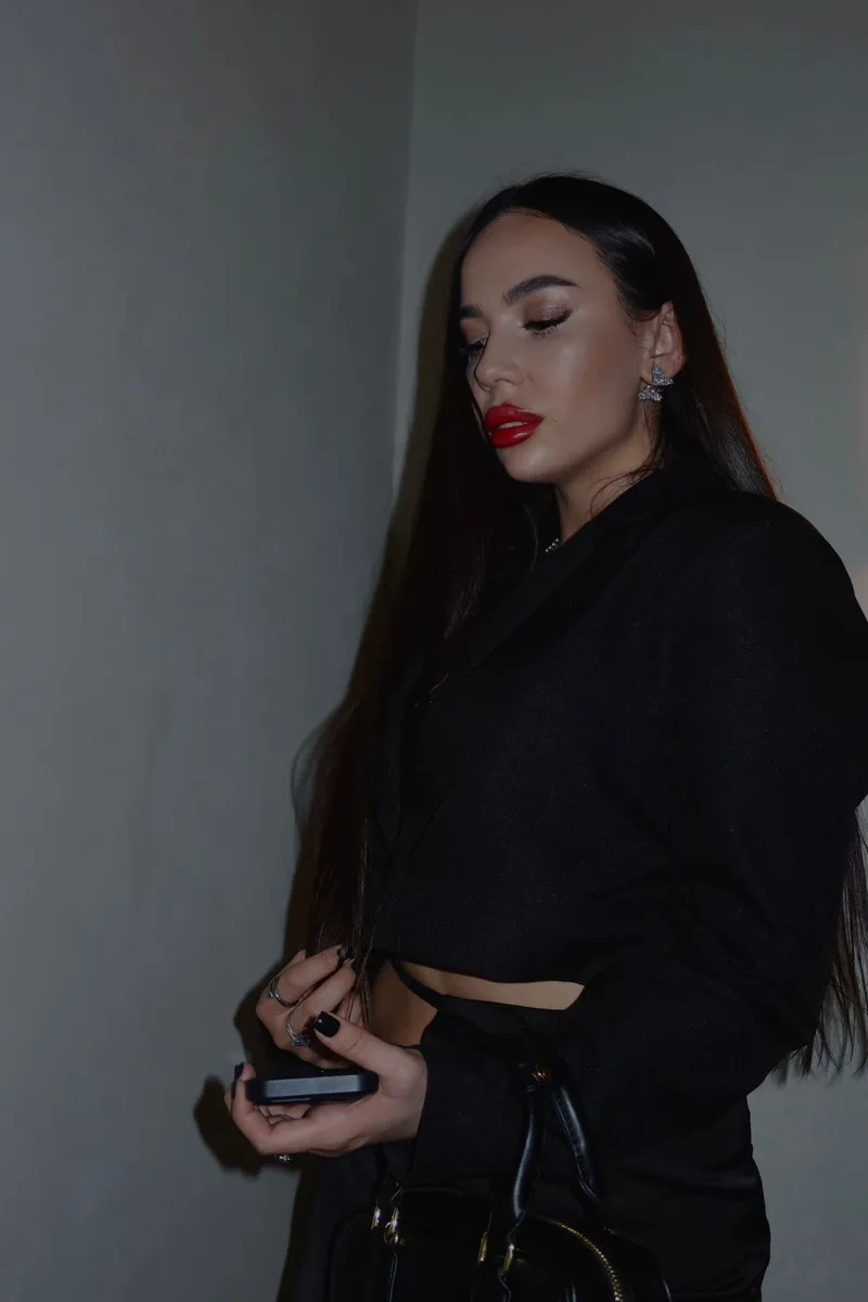 Теона escort in Tyumen